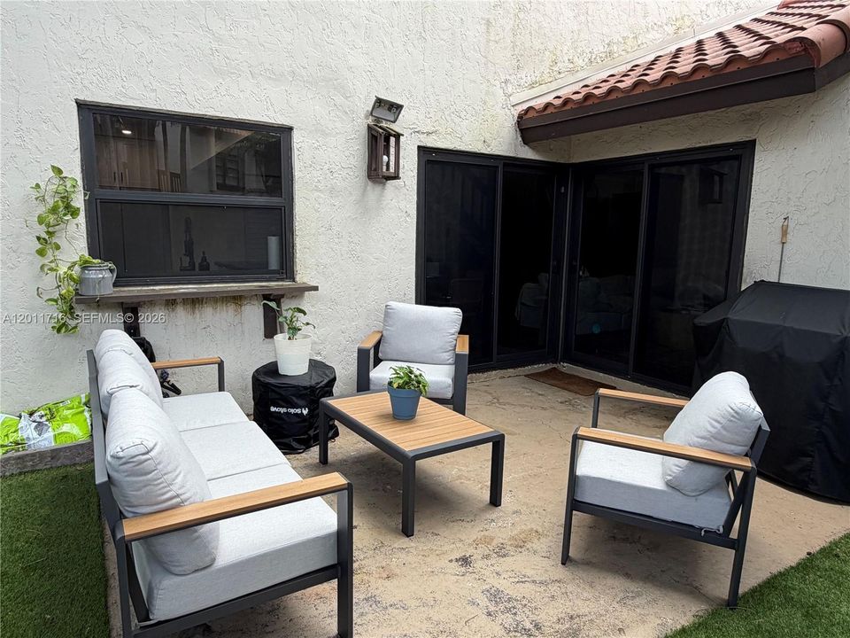 Active With Contract: $475,000 (3 beds, 2 baths, 1340 Square Feet)