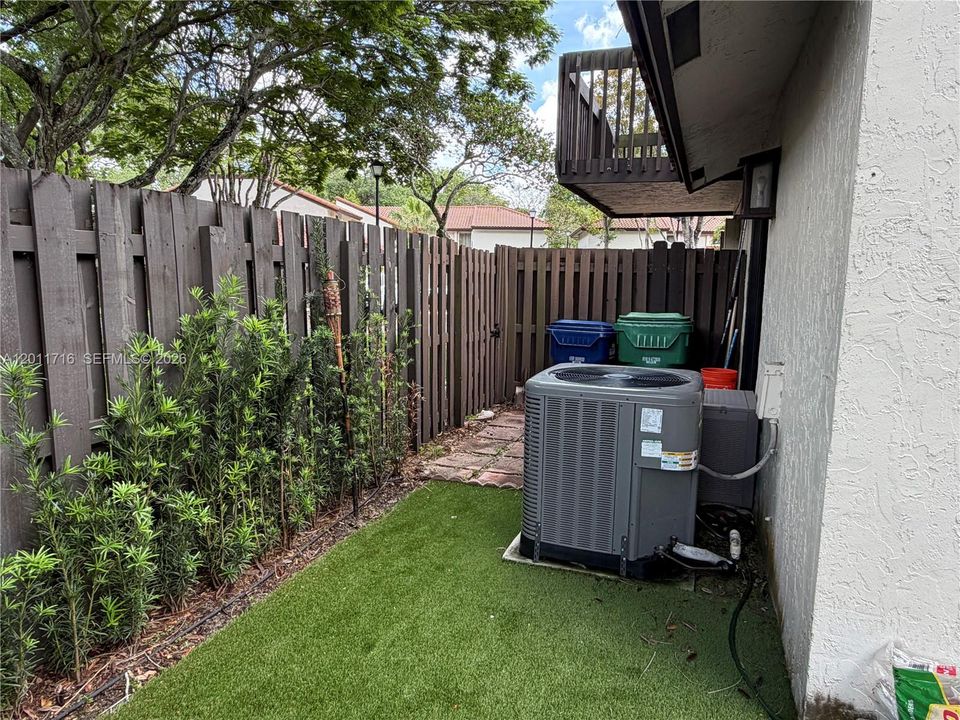 Active With Contract: $475,000 (3 beds, 2 baths, 1340 Square Feet)