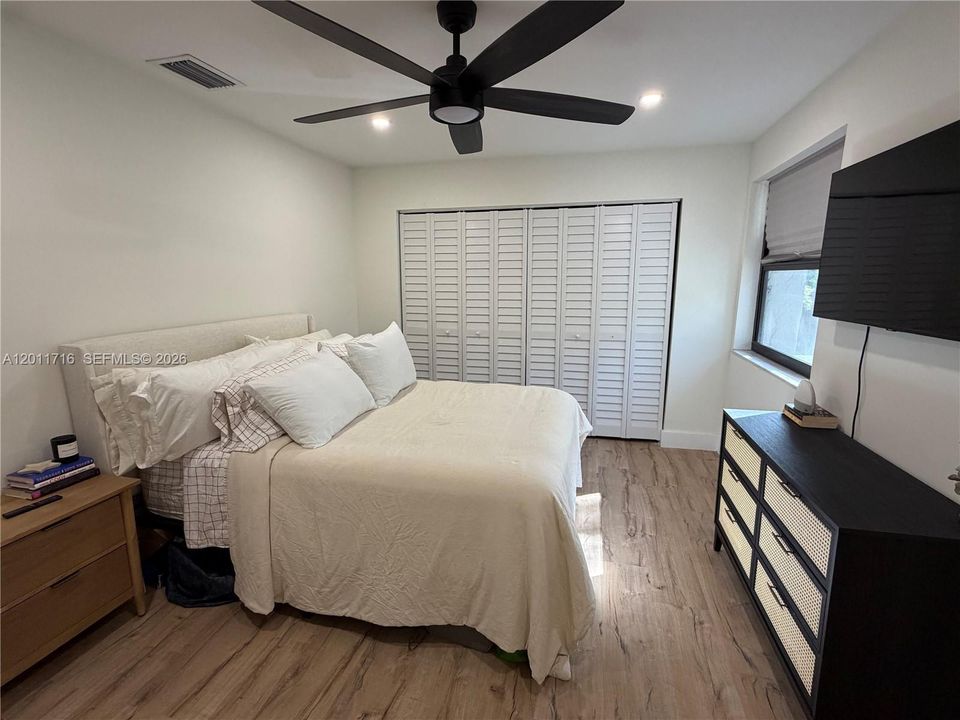 Active With Contract: $475,000 (3 beds, 2 baths, 1340 Square Feet)