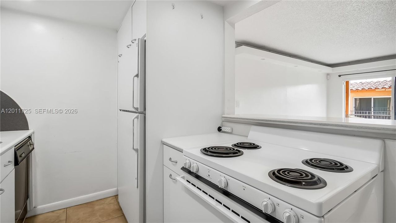 На продажу: $225,000 (1 спален, 1 ванн, 672 Квадратных фут)