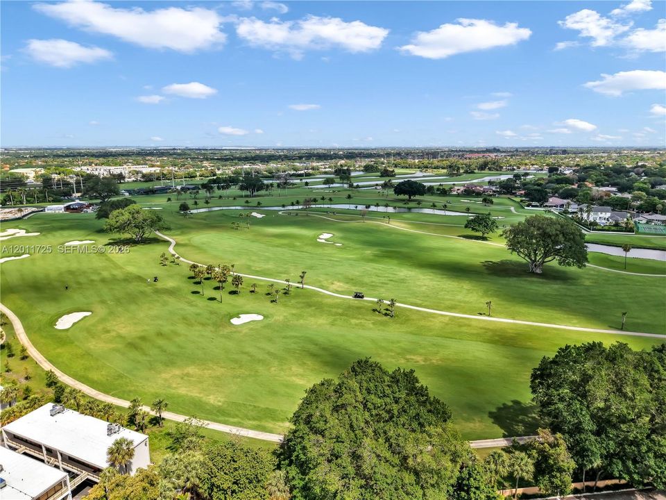 Walk to the New Miami Lakes Golf Course