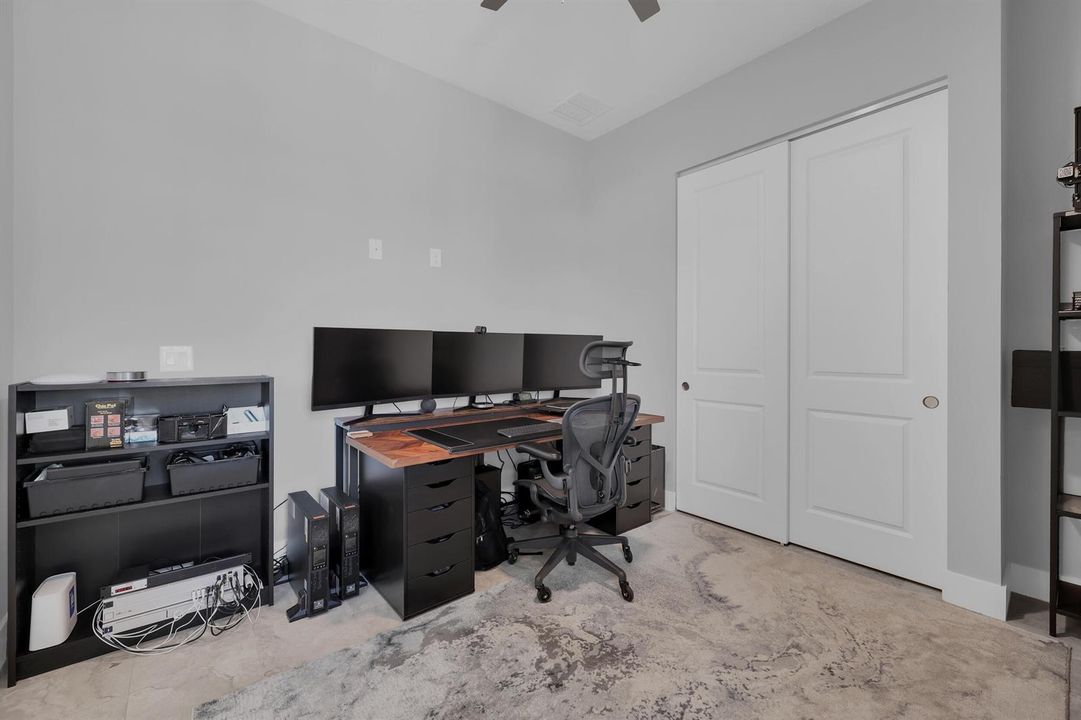 Bed 4 / Office