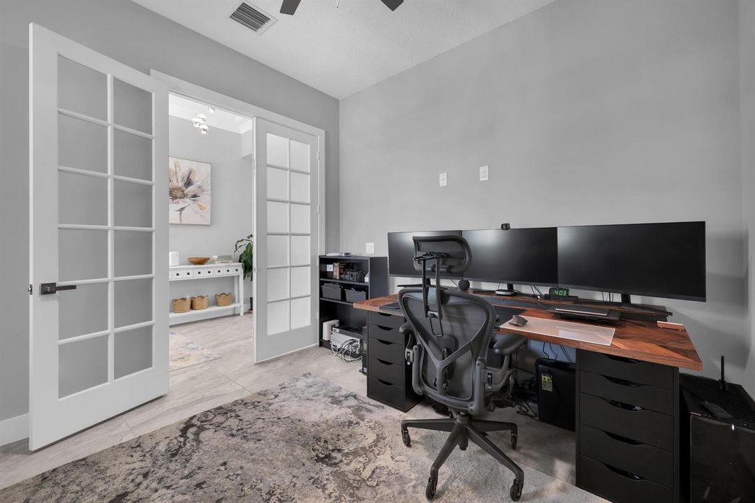 Bed 4 / Office