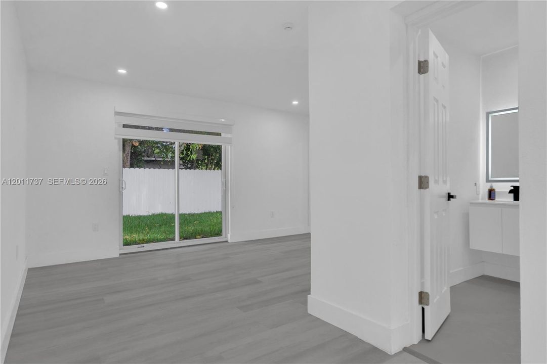 FAMILY ROOM & HALF BATH & LAUNDRY ROOM
