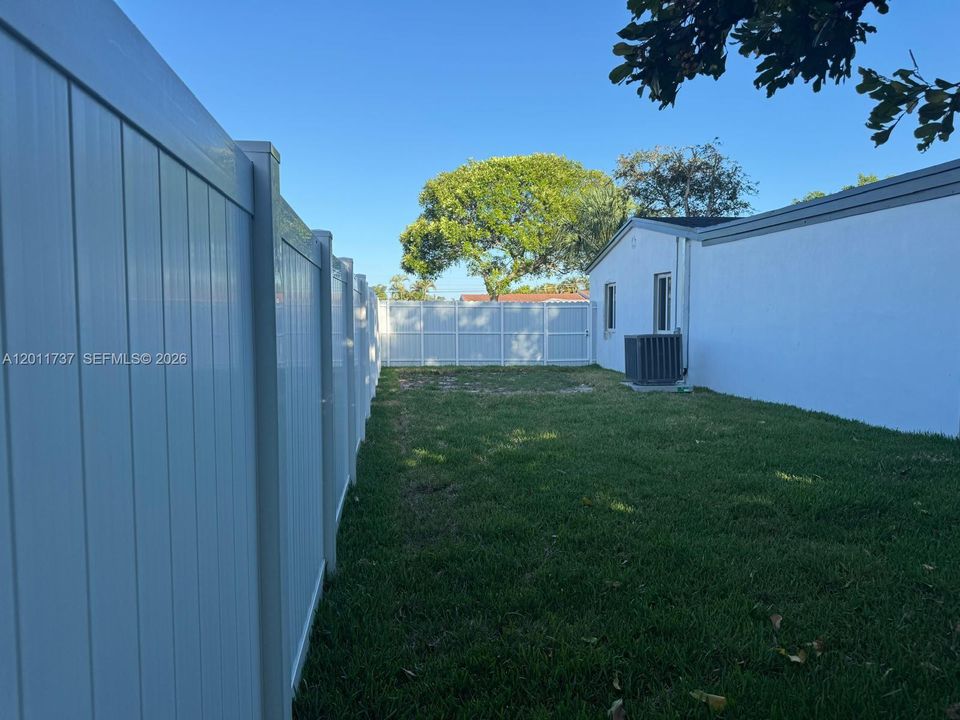 For Sale: $574,900 (3 beds, 3 baths, 1505 Square Feet)