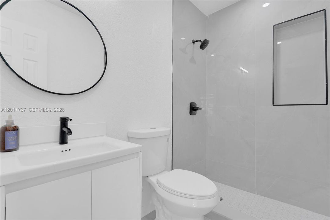 BATHROOM #1