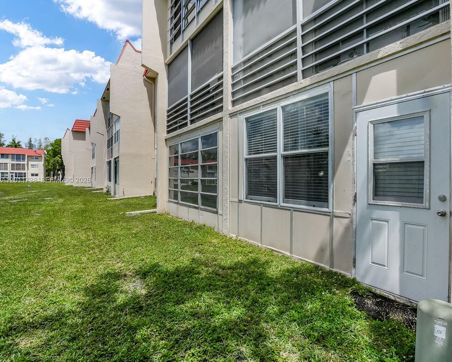 Activo con contrato: $115,000 (2 camas, 2 baños, 850 Pies cuadrados)