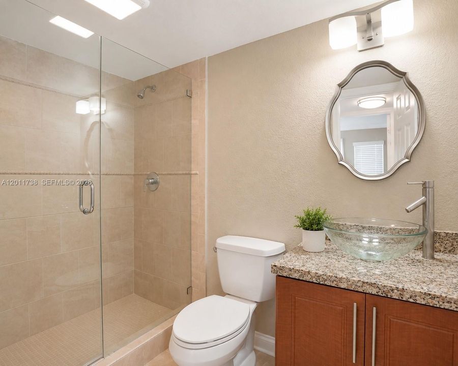 Activo con contrato: $115,000 (2 camas, 2 baños, 850 Pies cuadrados)