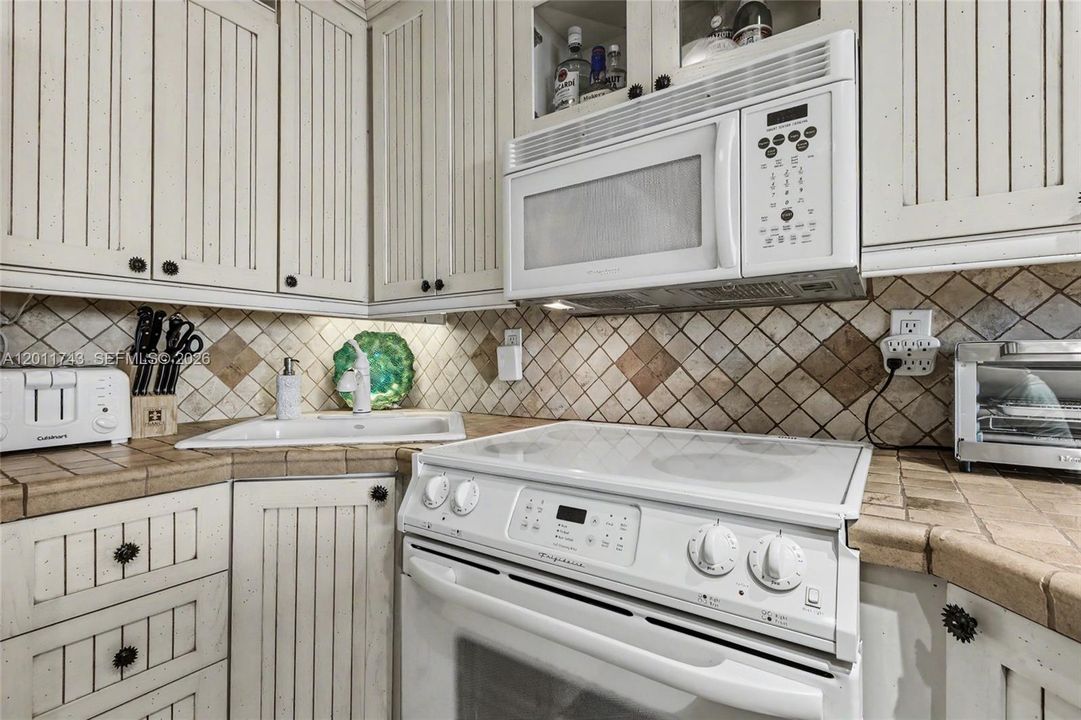 En Venta: $399,900 (1 camas, 1 baños, 690 Pies cuadrados)