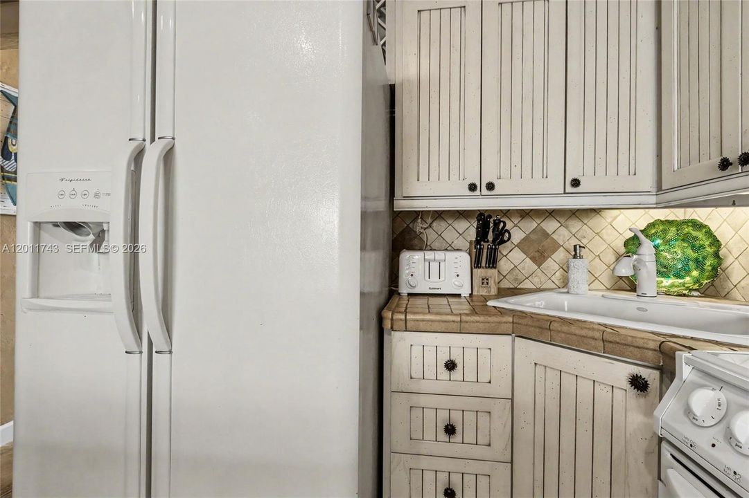 En Venta: $399,900 (1 camas, 1 baños, 690 Pies cuadrados)