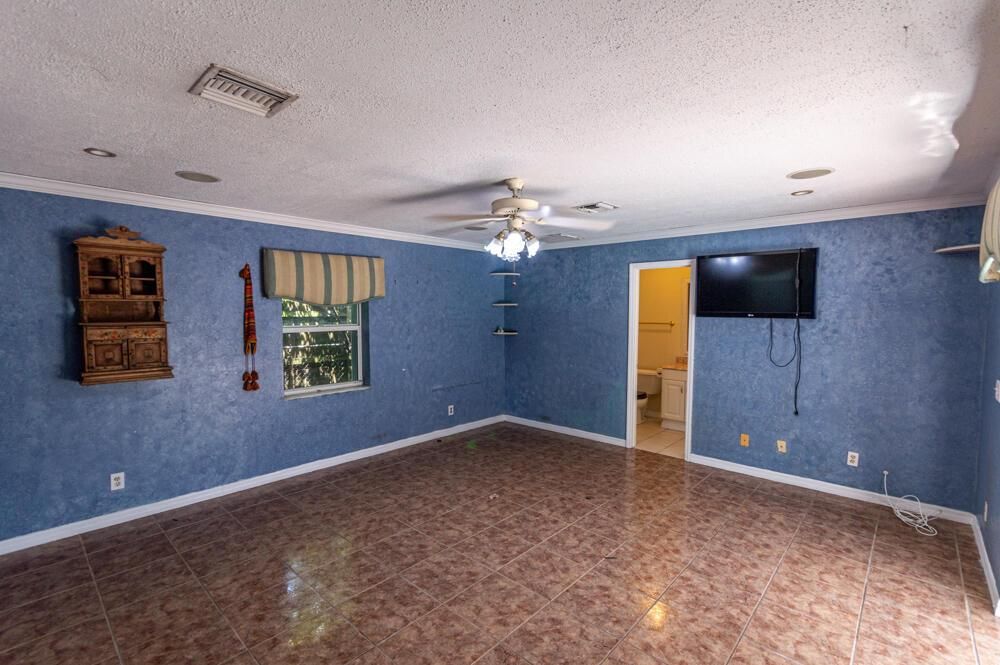 Bedroom #5 _game room