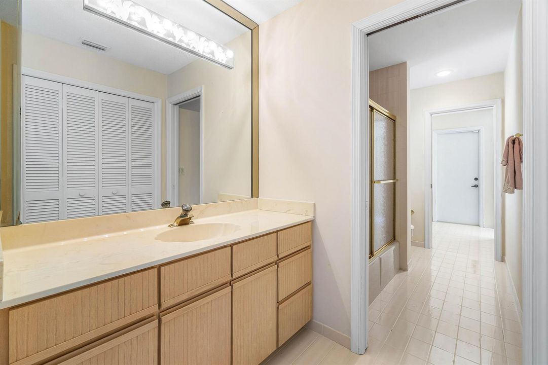 037-4440WoodfieldBoulevard-BocaRaton-FL-