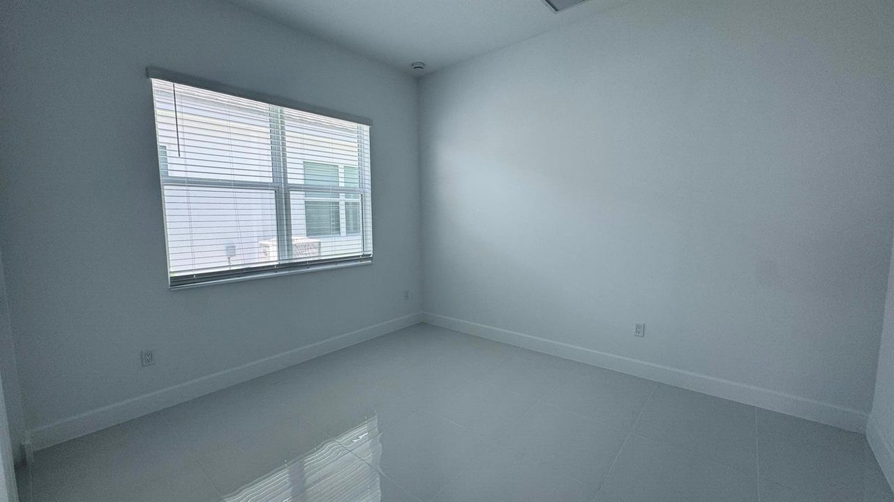 4TH BEDROOM