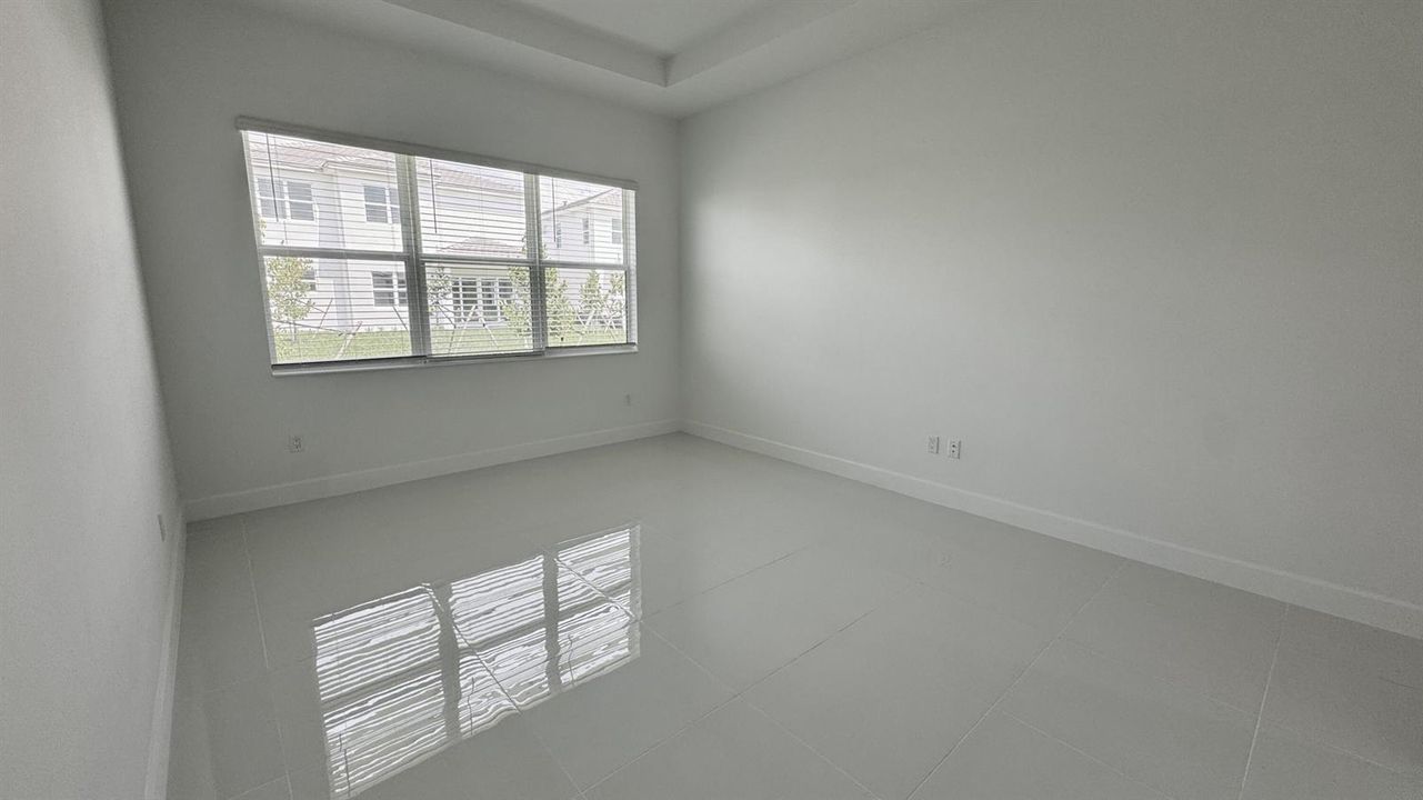 MAIN BEDROOM