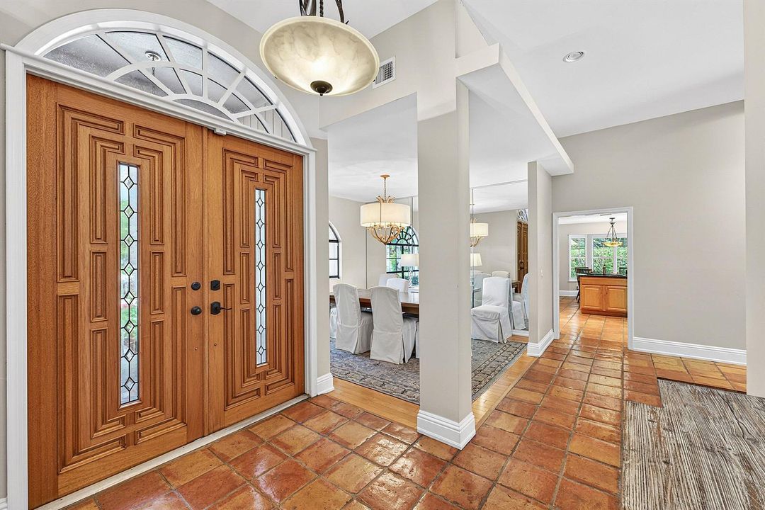 Front entry foyer