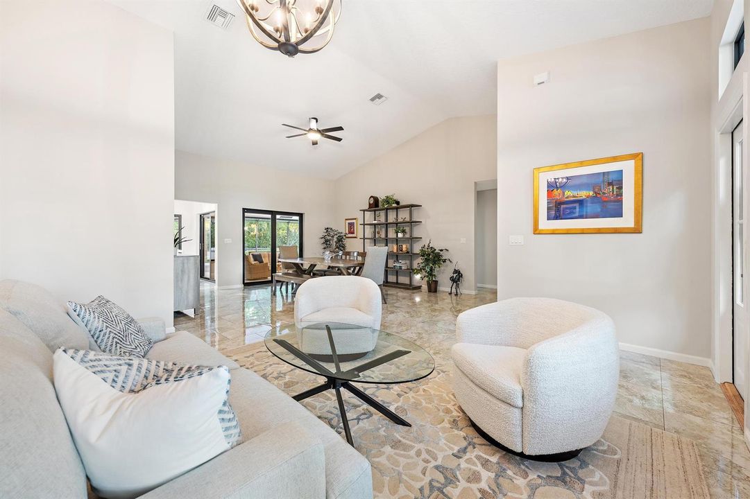 Foyer/Living Area