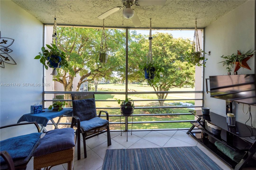 En Venta: $210,000 (2 camas, 2 baños, 950 Pies cuadrados)