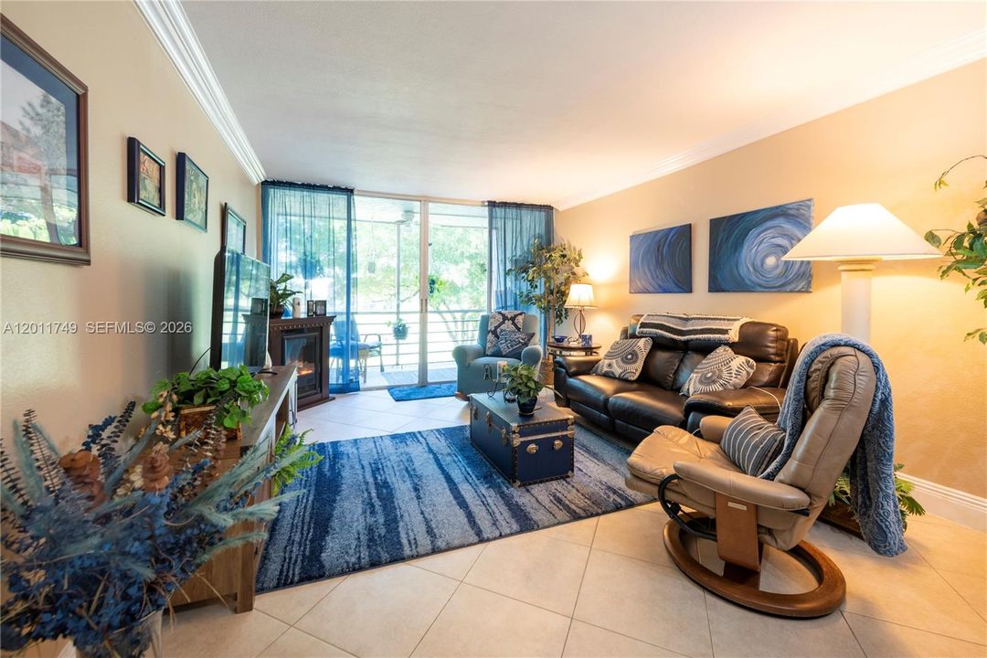 En Venta: $210,000 (2 camas, 2 baños, 950 Pies cuadrados)