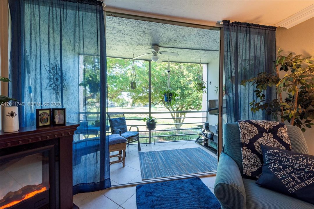 En Venta: $210,000 (2 camas, 2 baños, 950 Pies cuadrados)