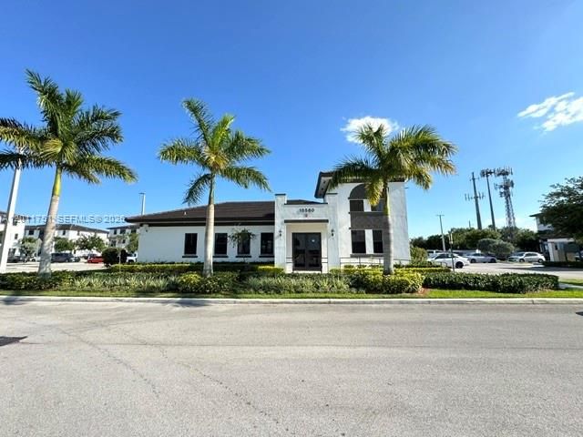 For Rent: $2,700 (2 beds, 2 baths, 1384 Square Feet)