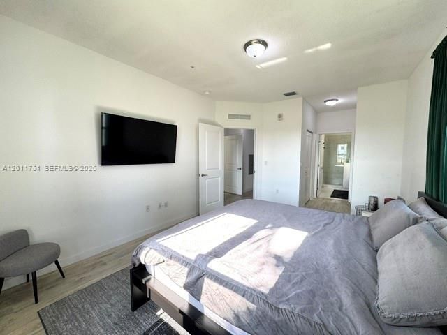 For Rent: $2,700 (2 beds, 2 baths, 1384 Square Feet)