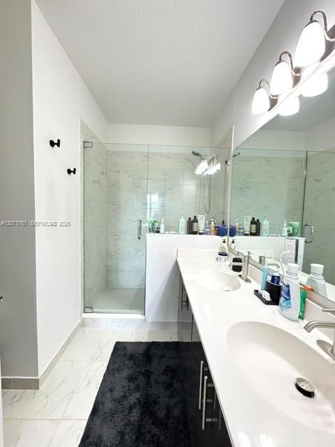 For Rent: $2,700 (2 beds, 2 baths, 1384 Square Feet)