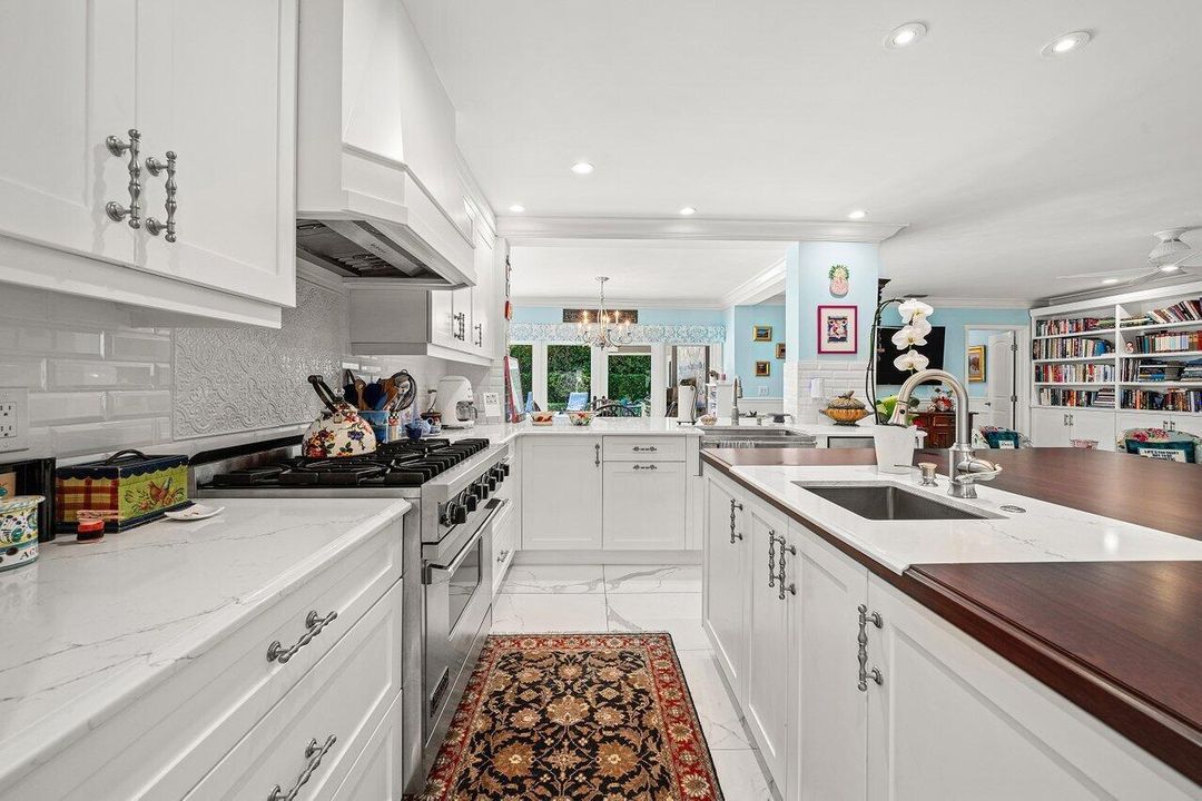 007-2177ArecaPalmRoad-BocaRaton-FL-33432