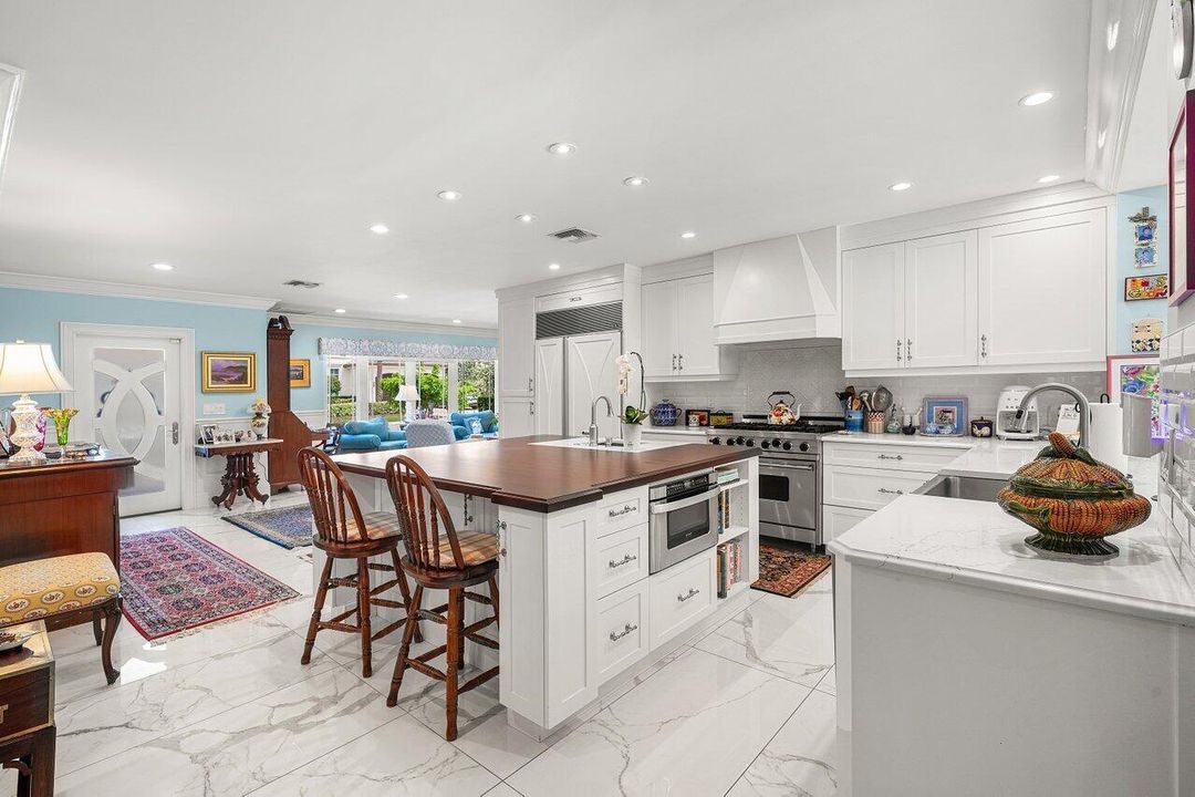 009-2177ArecaPalmRoad-BocaRaton-FL-33432