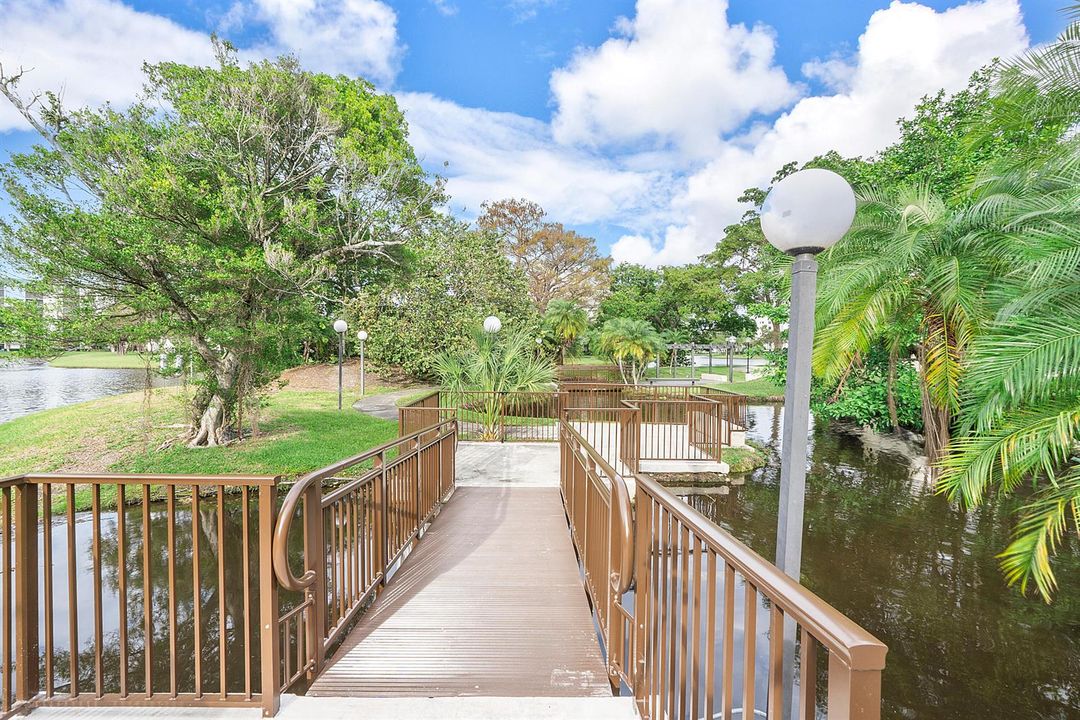 2213 Cypress Island Dr u406_059