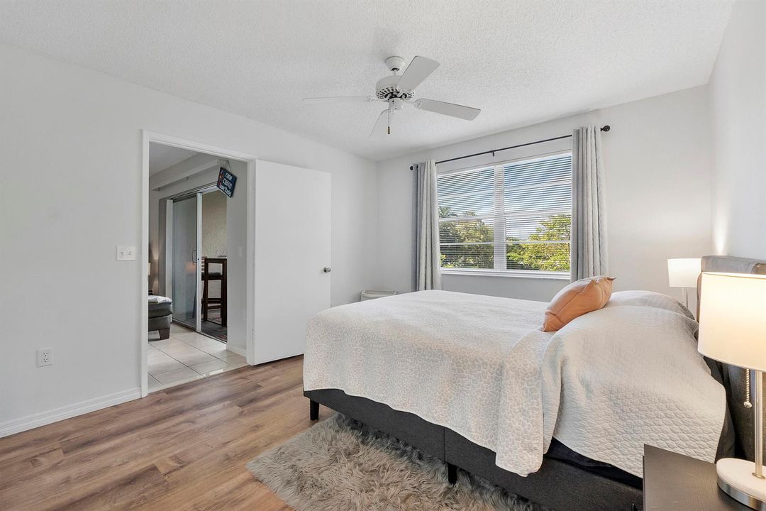 2236 N Cypress Bend Dr u311_011
