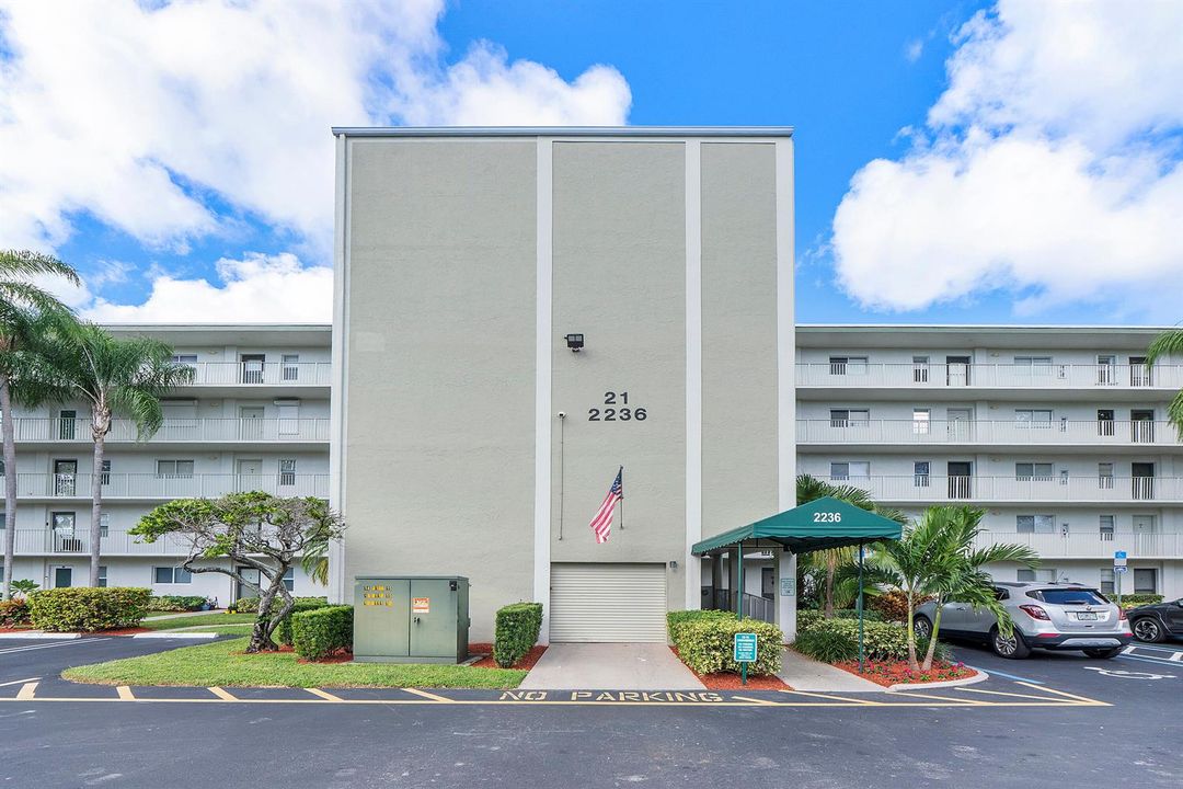 2236 N Cypress Bend Dr u311_024