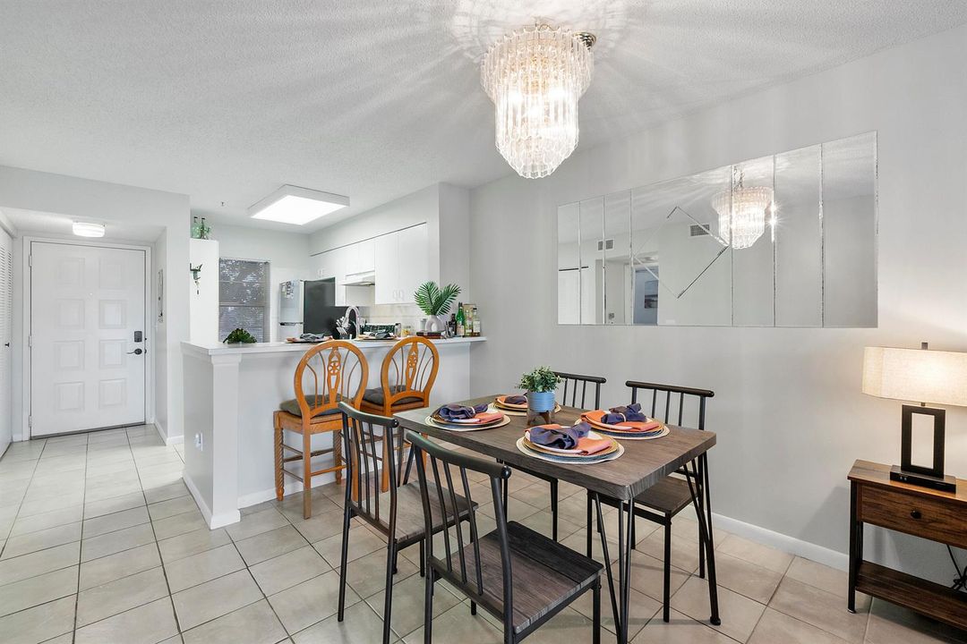 2236 N Cypress Bend Dr u311_006