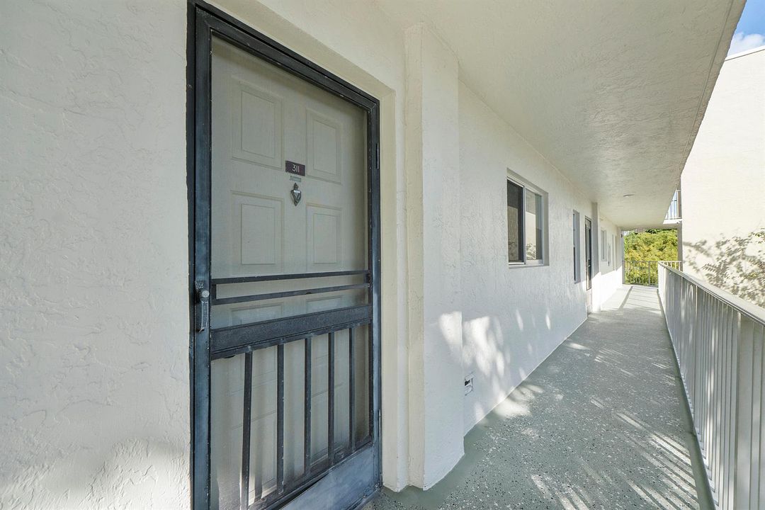 2236 N Cypress Bend Dr u311_021