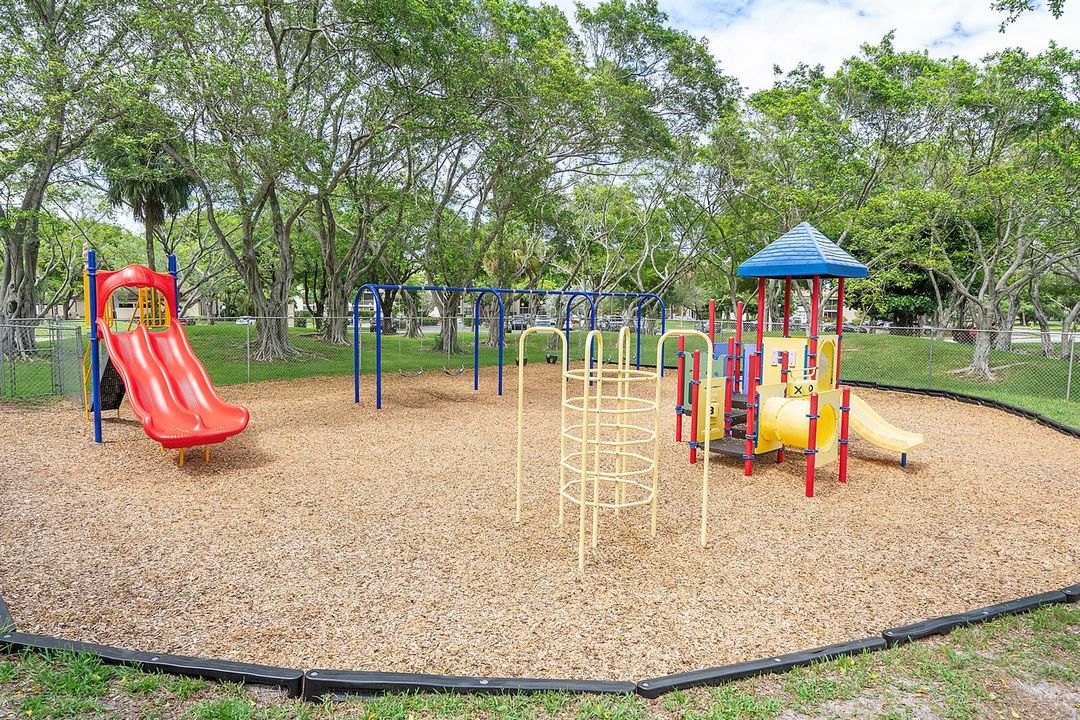 2314 S Cypress Bend Dr u611_040