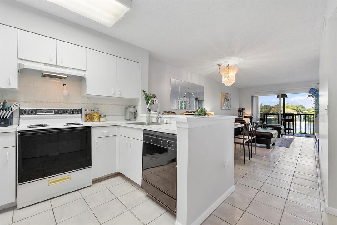 2236 N Cypress Bend Dr u311_001