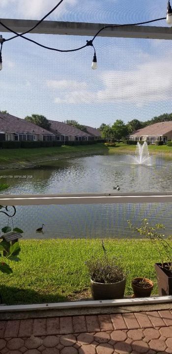 For Sale: $539,900 (3 beds, 2 baths, 2006 Square Feet)