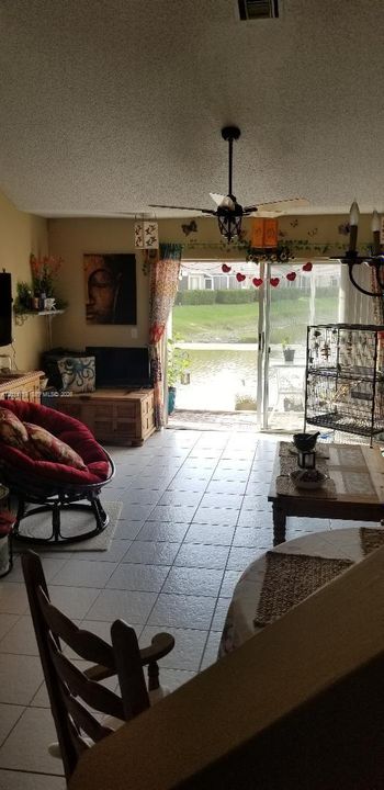 For Sale: $539,900 (3 beds, 2 baths, 2006 Square Feet)