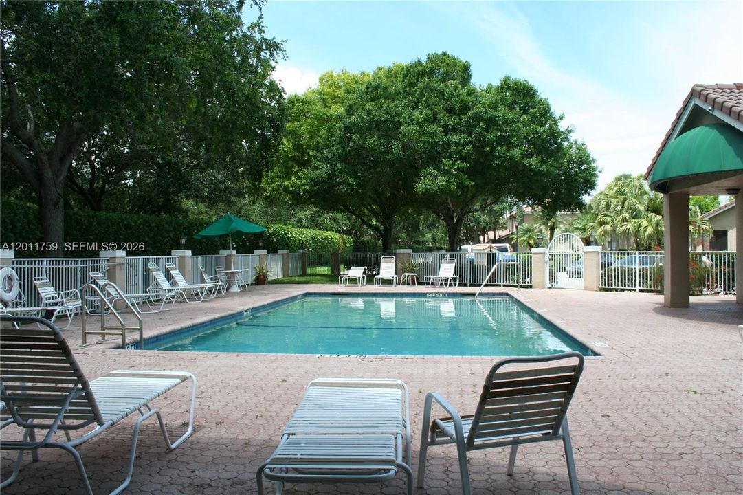 For Sale: $539,900 (3 beds, 2 baths, 2006 Square Feet)