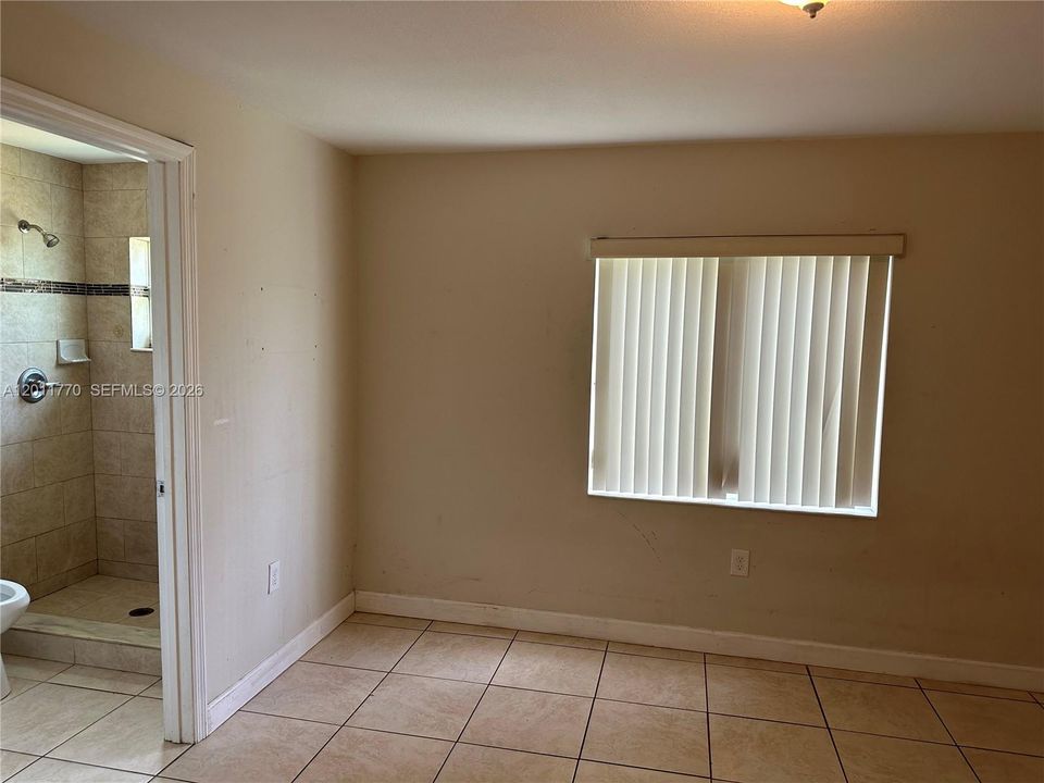 Active With Contract: $2,850 (4 beds, 2 baths, 1110 Square Feet)