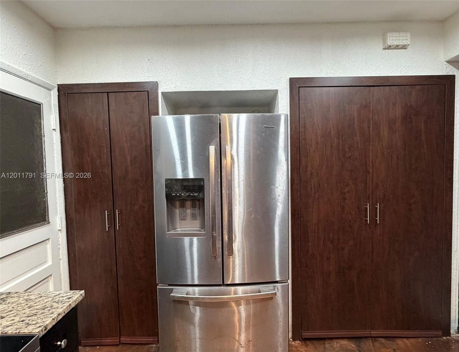 На продажу: $515,000 (2 спален, 1 ванн, 1116 Квадратных фут)
