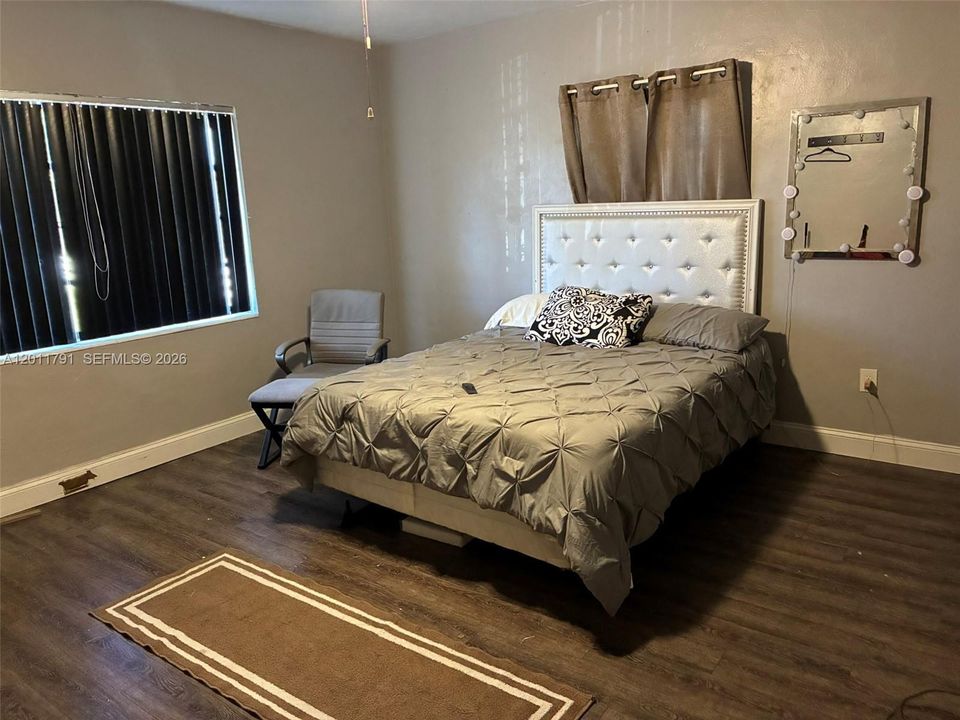 For Sale: $515,000 (2 beds, 1 baths, 1116 Square Feet)
