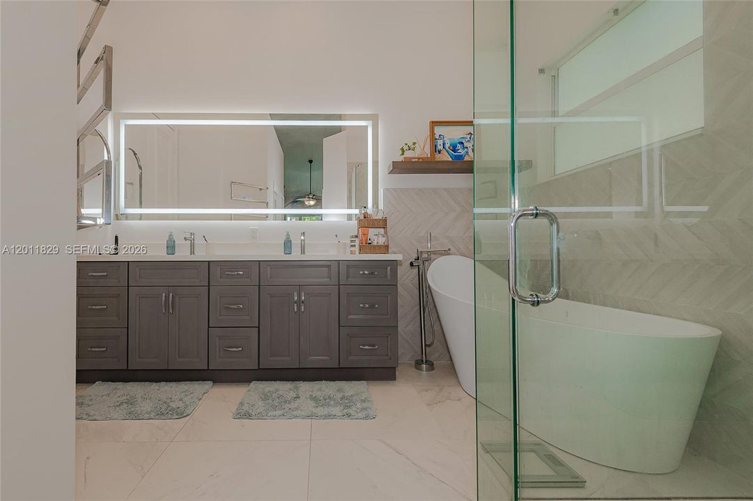 Active With Contract: $5,000 (4 beds, 2 baths, 2810 Square Feet)