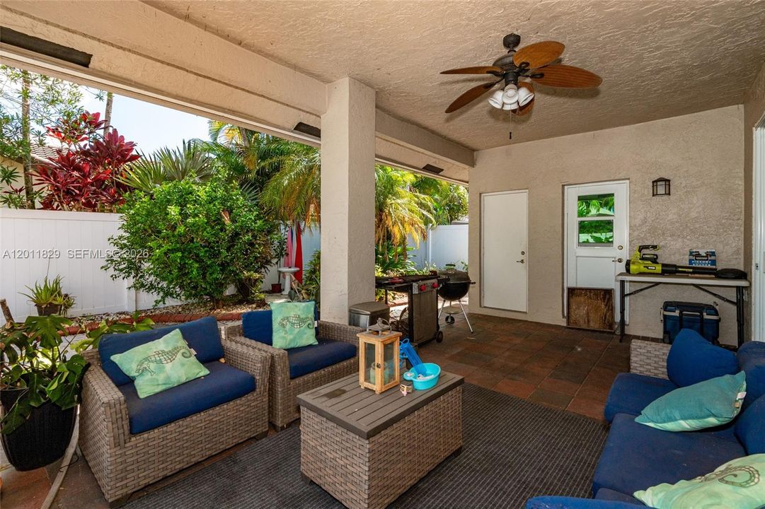 Active With Contract: $5,000 (4 beds, 2 baths, 2810 Square Feet)