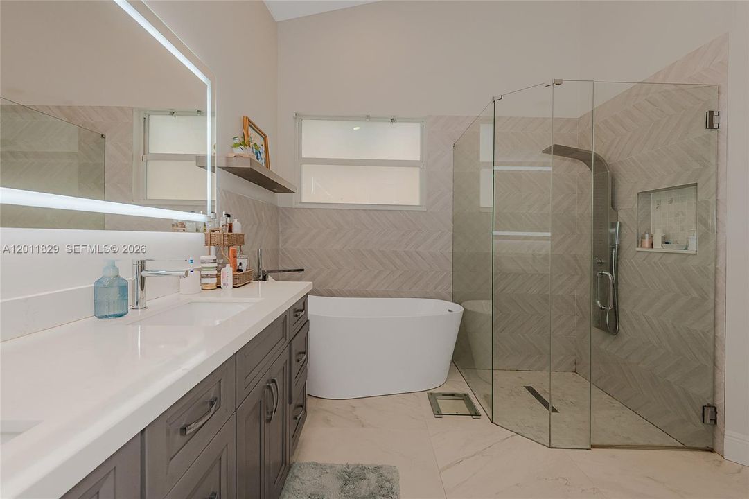 Active With Contract: $5,000 (4 beds, 2 baths, 2810 Square Feet)