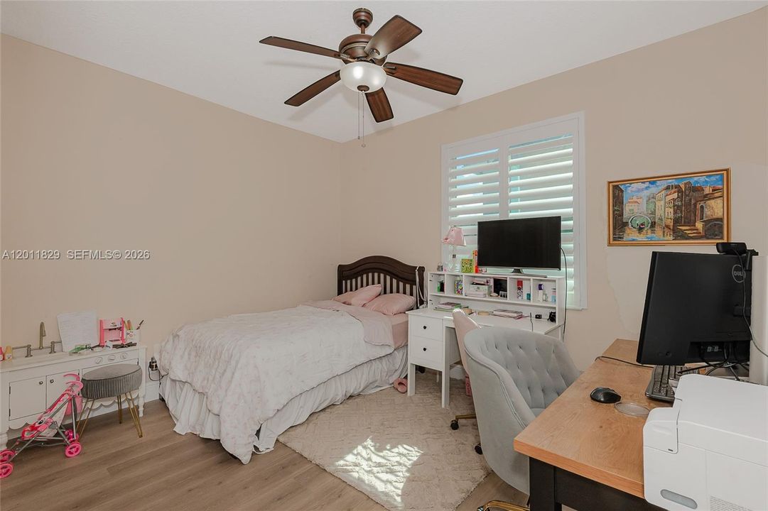 Active With Contract: $5,000 (4 beds, 2 baths, 2810 Square Feet)