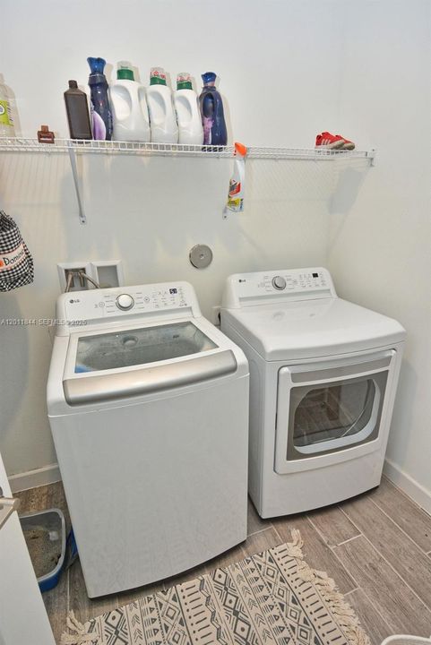 На продажу: $550,000 (4 спален, 3 ванн, 2577 Квадратных фут)