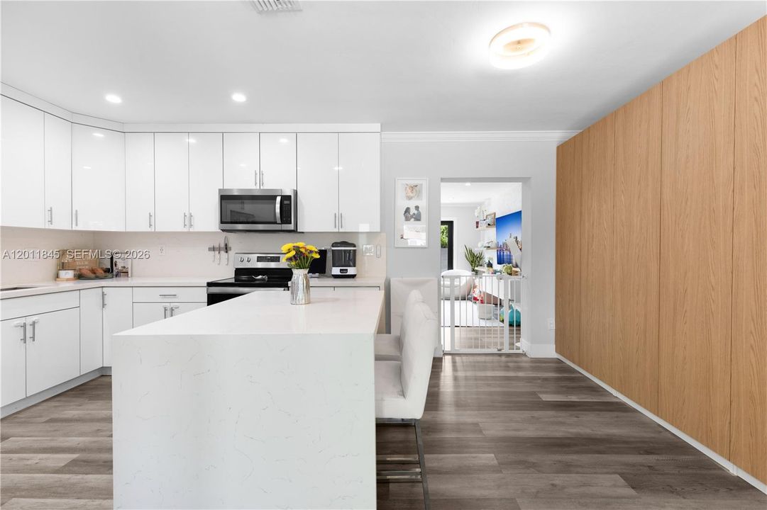 Recently Rented: $5,000 (3 beds, 2 baths, 1800 Square Feet)