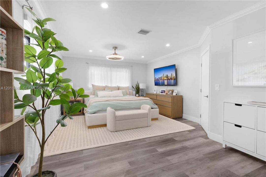 Recently Rented: $5,000 (3 beds, 2 baths, 1800 Square Feet)