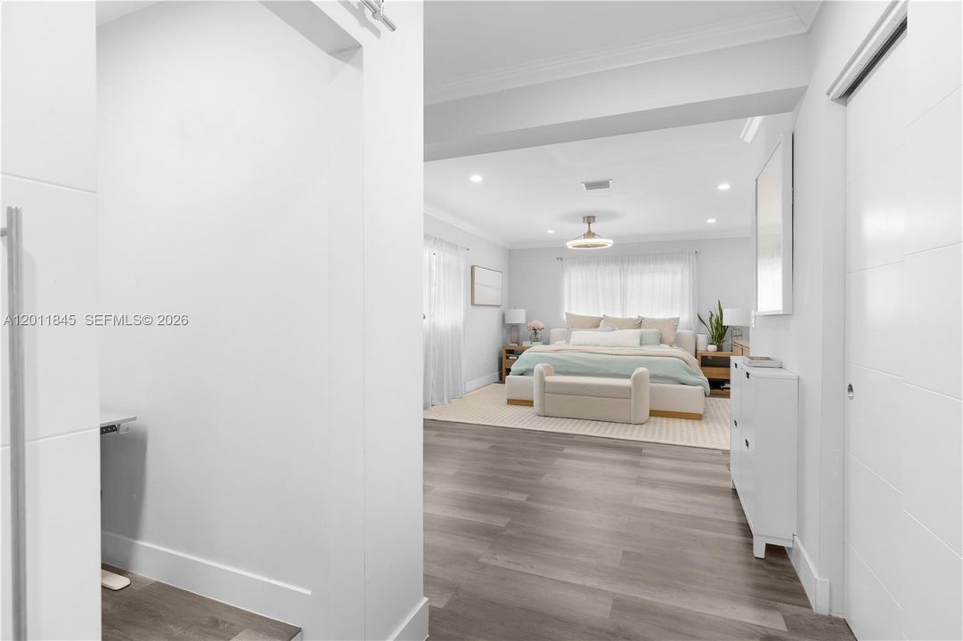 Recently Rented: $5,000 (3 beds, 2 baths, 1800 Square Feet)