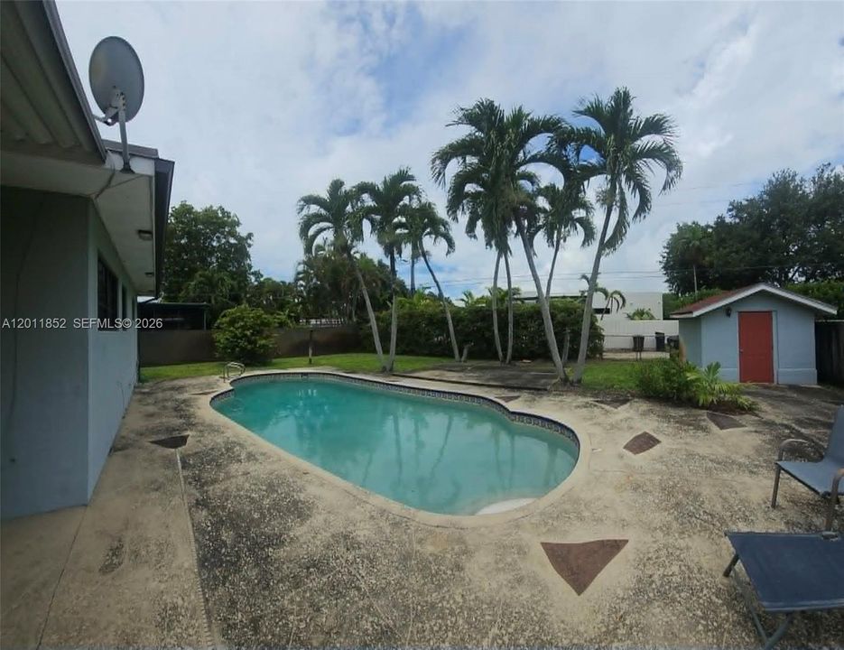 For Sale: $750,000 (3 beds, 2 baths, 1416 Square Feet)